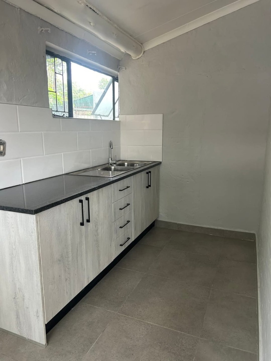 To Let 1 Bedroom Property for Rent in Meerhof North West